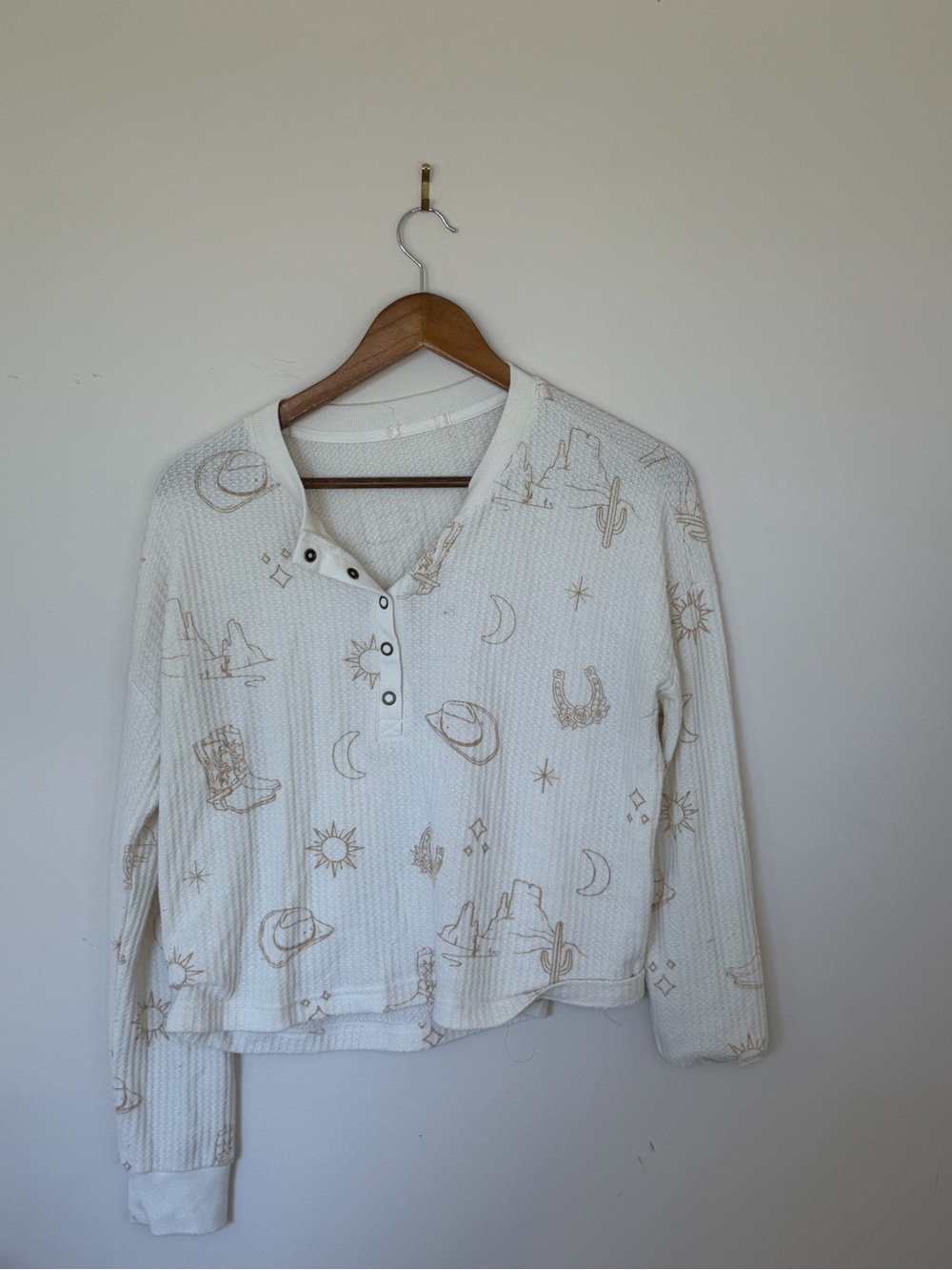 Anthropologie Cream Waffle Henley with Tan Desert Motif